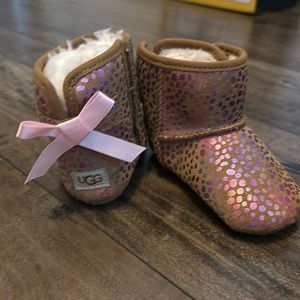 Toddler uggs size 4/5